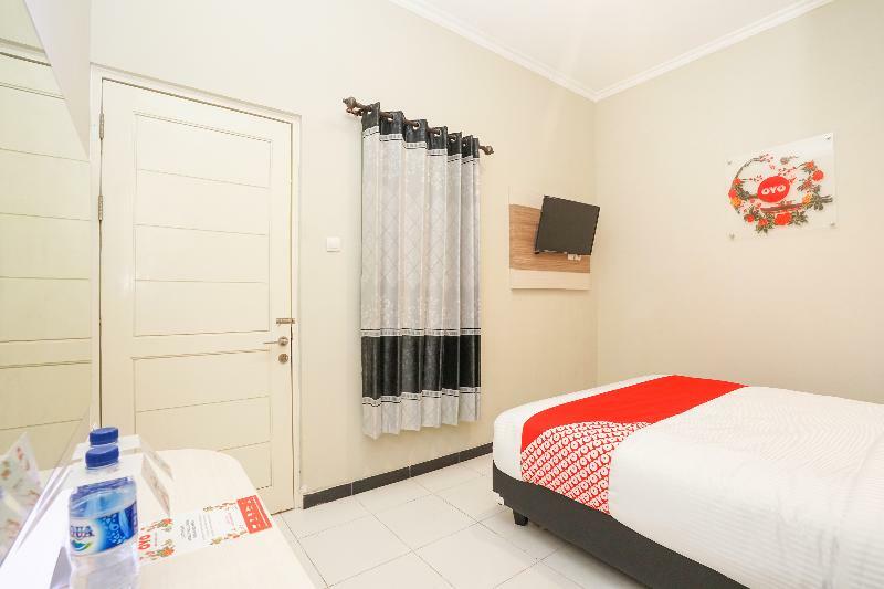 Bumi Banyu Bening Syariah By Ecommerceloka Surabaya Buitenkant foto